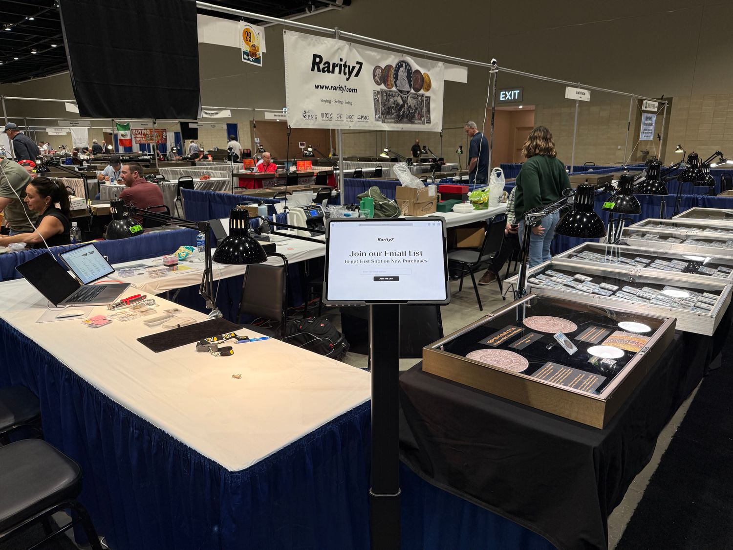 R7 booth, version 1.1 (with extra eye candy)